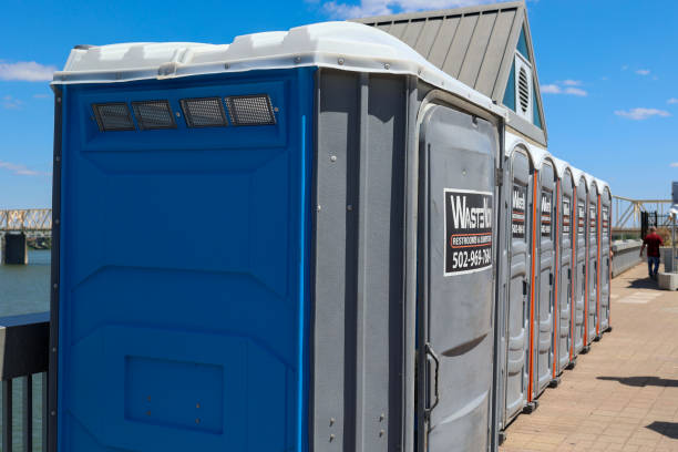 Best Standard Portable Toilet Rental in Lyndon, KY